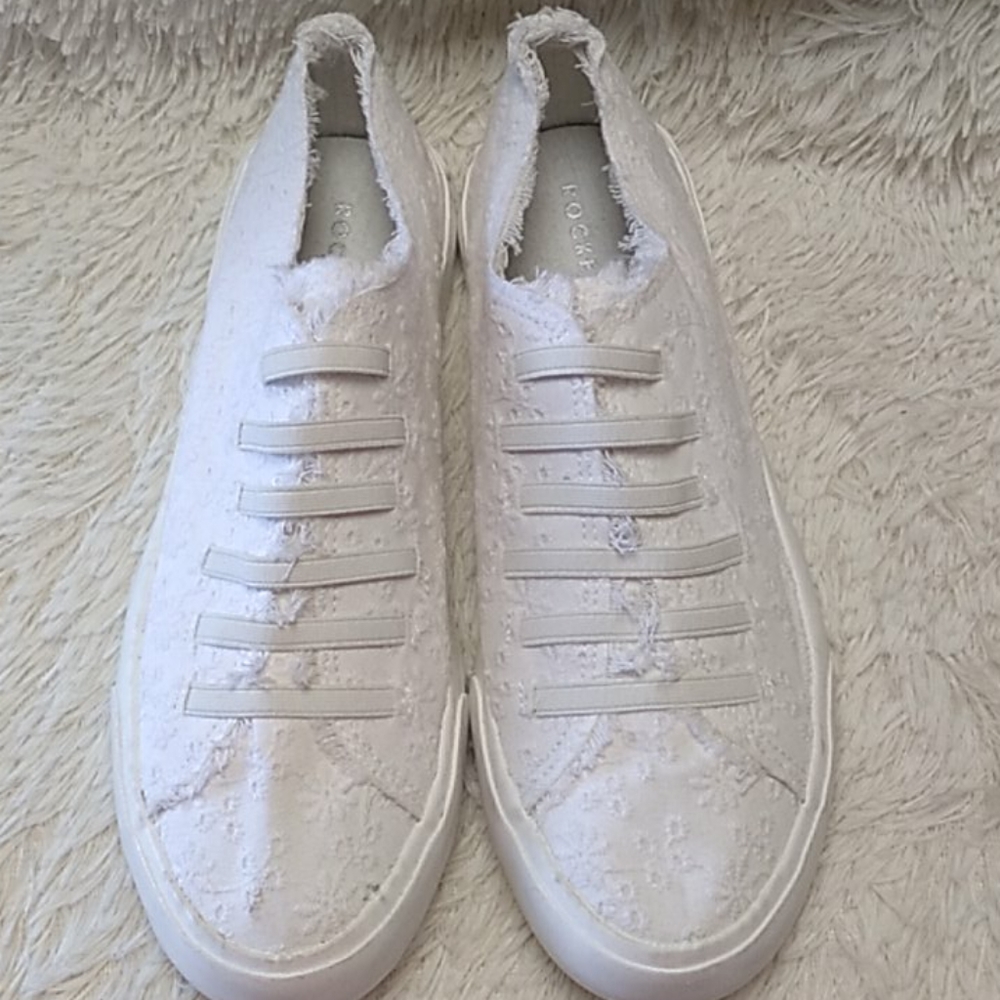 RocketDog Sneaker White Flower Embellished Sz. 9